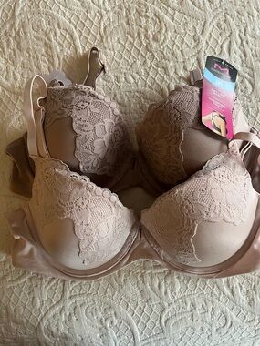 Two Maidenform Lace-Trim Bras in Dusty Taupe and shell pink-34C-new